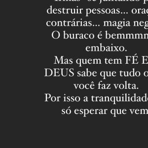 No desabafo, Yasmin Brunet citou como exemplo pessoas que se escondem na religião