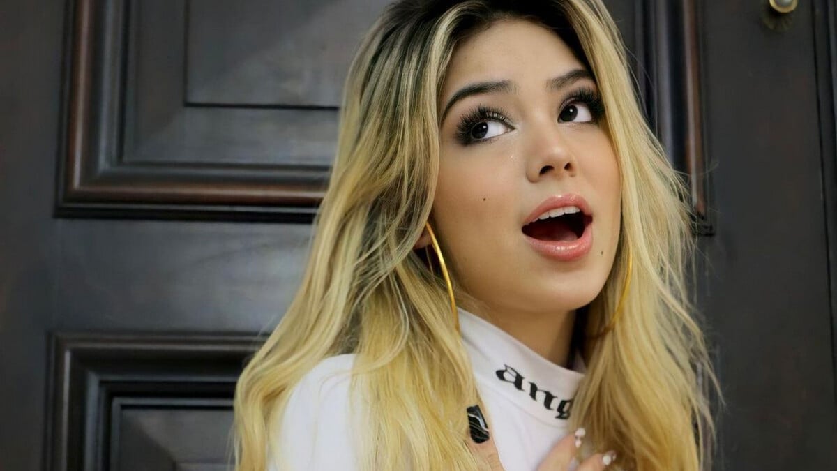 Foto: Mc Melody se envolveu em mais uma polêmica na web - Purepeople