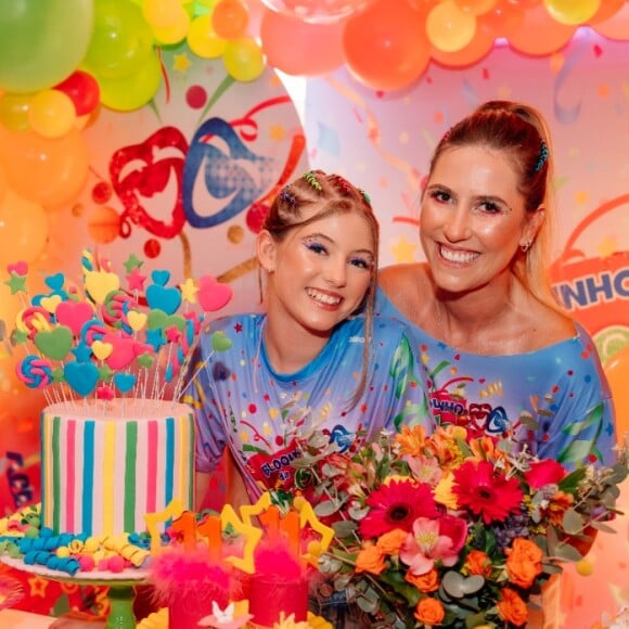 Lorena Queiroz fez nova festa, agora com temática de carnaval