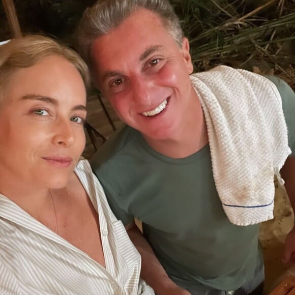 Angélica elogiou Luciano Huck pela comida, já que apresentador foi o responsável pelo churrasco de aniversário do filho mais velho do casal