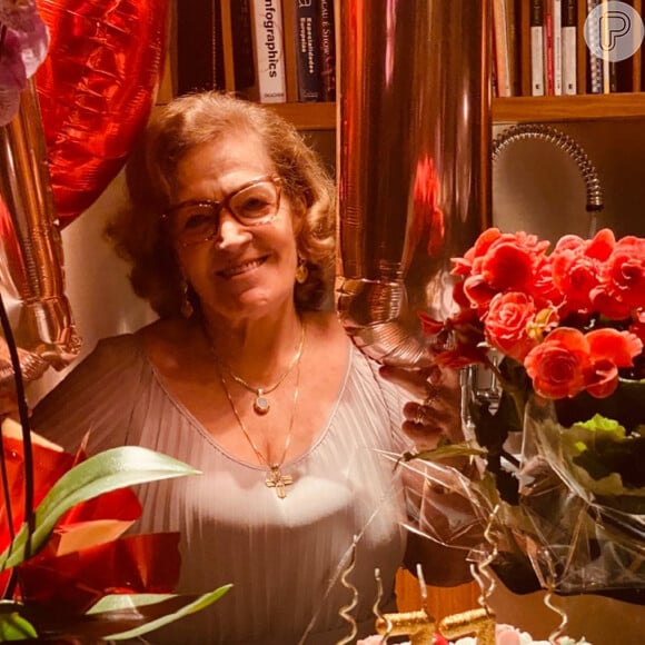 Angélica escreveu homenagem para a mãe, dona Angelina, que completa 78 anos nesta sexta (4)