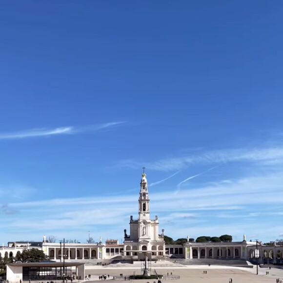Andressa Suita compartilhou fotos do Santuário de Fátima nas redes sociais, local que visitou com Gusttavo Lima nesta sexta-feira (04)