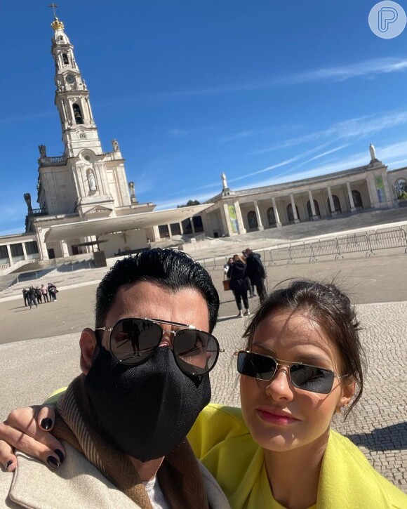 Gusttavo Lima publicou selfie com Andressa Suita diante do Santuário de Fátima 