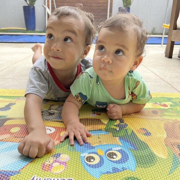Camilla Camargo é mãe de Joaquim, de 2 anos, e Júlia, de 11 meses