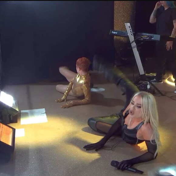 Luisa Sonza se jogou no palco do 'BBB 22' na tentativa de animar os participantes