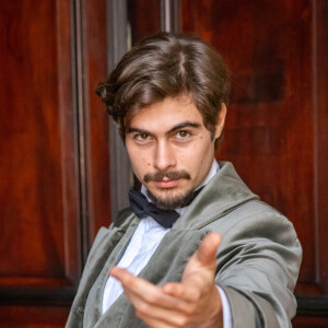 Davi (Rafael Vitti) usa seu truque e apavora ainda mais Matias (Antonio Calloni) na novela 'Além da Ilusão'