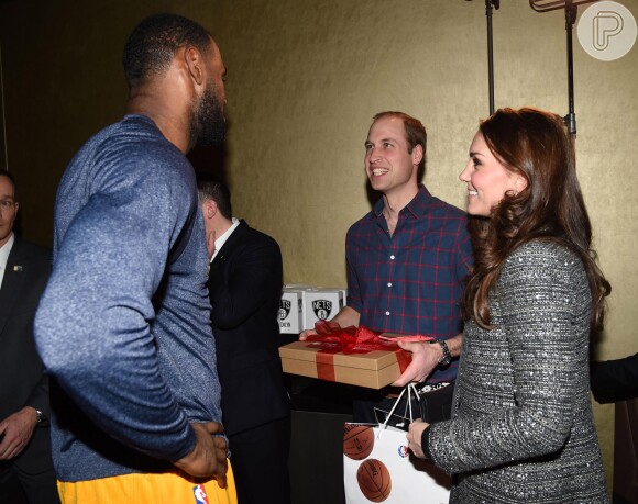 Kate Middleton e príncipe William foram recebidos pelo jogador LeBron James