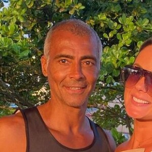 Romário e a namorada trocam constantes declarações de amor nas redes sociais