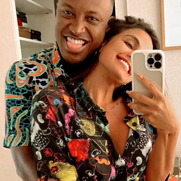 Thiaguinho e Carol Peixinho assumiram o romance no dia 25 de fevereiro
