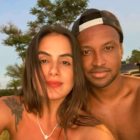 'Amo tu, Carolina', escreveu Thiaguinho