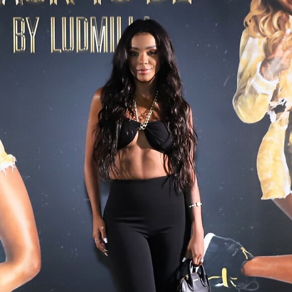 Brunna Gonçalves foi à festa de 10 anos de carreira da mulher, Ludmilla