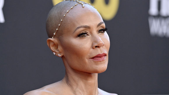 Jada Pinkett Smith faz primeiro pronunciamento após escândalo no Oscar. Confira!