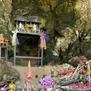 Anitta mostrou um templo com objetos com formatos de pênis e vaginas