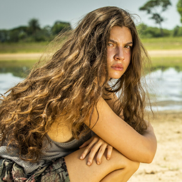 Maria Marruá (Juliana Paes) quase se livra de Juma (Alanis Guillen) na novela 'Pantanal'