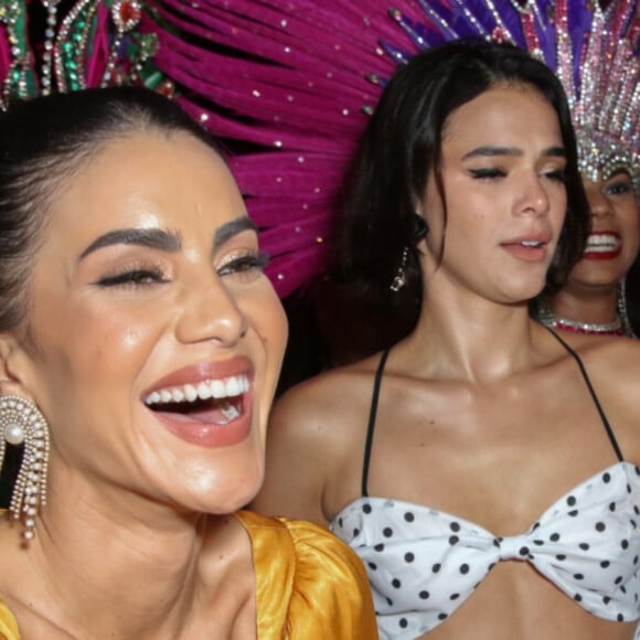 Camila Coelho já fez trabalhos com Bruna Marquezine, de quem é amiga pessoal