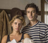 Madeleine (Bruna Linzmeyer) foge com o filho Jove e Gustavo (Gabriel Stauffer) na novela 'Pantanal'