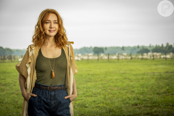 Irma (Camila Morgado) vai entregar verdade para José Leôncio (Marcos Palmeira) a respeito de Madeleine (Karine Teles) e Jove (Jesuíta Barbosa) na novela 'Pantanal'