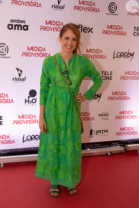 Poliana Abritta prestigiou pré-estreia do filme 'Medida Provisória'