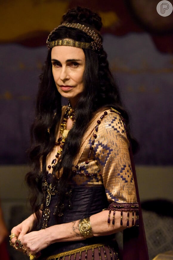 Silvia Pfeifer é a rainha da Filístia Anainer na novela 'Reis'