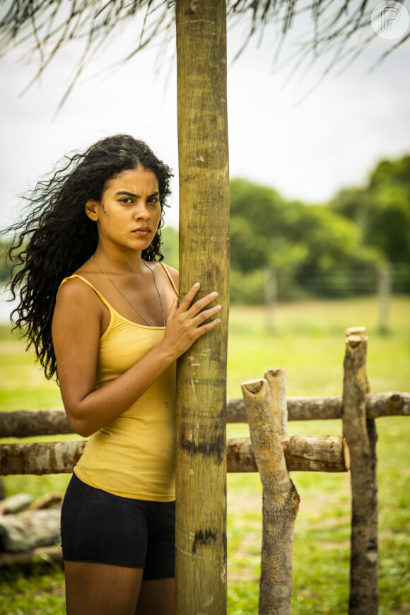 Muda (Bella Campos) protege Juma Marruá (Alanis Guillen) e expulsa Lúcio (Erom Cordeiro) na novela 'Pantanal'