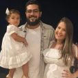 Sertanejo Henrique é pai de Helena, de 2 anos, fruto da relação com Amanda Barbosa