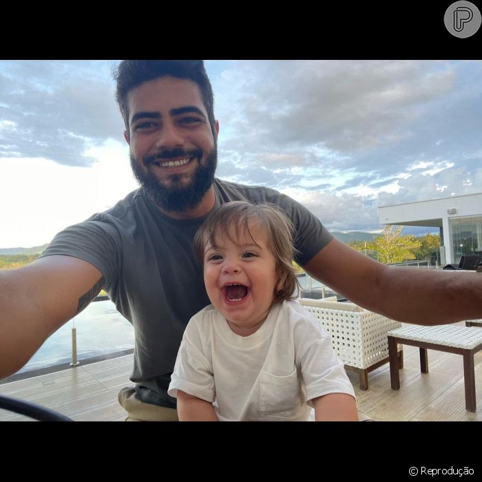 Foto do sertanejo Henrique com filho mais novo rouba a cena na web