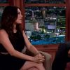 Mila Kunis participa do Late Show With Craig Ferguson dois meses após o nascimento de sua primeira filha, em 10 de dezembro de 2014