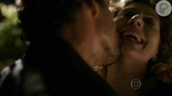 Na série 'Amores Roubados', Leandro (Cauã Reymond) e Isabel (Patricia Pillar) protagonizaram cenas quentes