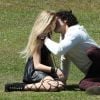 Megan (Isabelle Drummond) e Arthur (Dudu Azevedo) se beijaram na novela 'Geração Brasil'