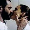 Ludmila (Elea Mercúrio) e Fininho (Nikolas Antunes) deram beijão na novela 'O Rebu'