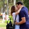 Marcos (Thiago Lacerda) beijou Laura (Nathalia Dill) na novela 'Alto Astral'