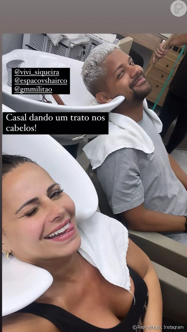 Viviane Araujo apareceu no lavatório de um salão de beleza na companhia do marido, Guilherme Militão