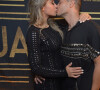 Arthur Aguiar e Maíra Cardi se beijaram na porta do show de Luan Santana na capital de Mato Grosso do Sul