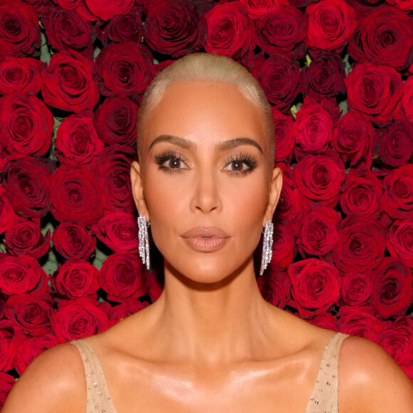 No MET Gala, Kim Kardashian usou um vestido que tinha sido criado para Marylin Monroe e usado pela diva em 1964