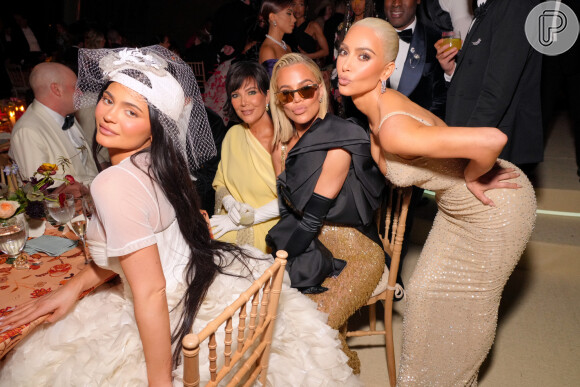 O vestido de Kim Kardashian dentro do MET Gala já era uma réplica: a peça original foi usada por apenas alguns minutos