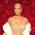 Kim Kardashian aboliu carboidrato e açúcar da dieta por 3 semanas para entrar em vestido no MET Gala