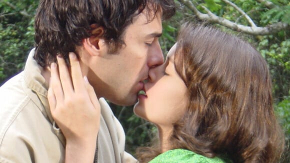 💚Esmeralda e José Armando se beijam. #novelasantigassbt