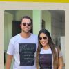 Gustavo Marsengo e Laís Caldas usam camisas personalizadas enviadas pelos fãs