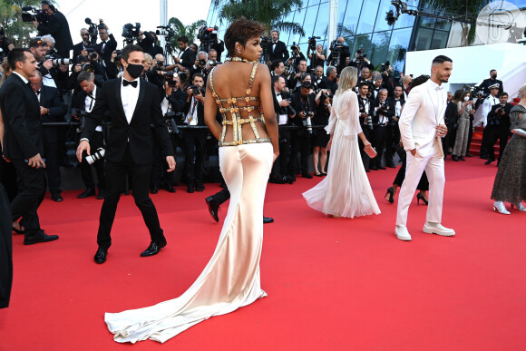 Cintura baixa do look usado por Didi Stone em Cannes se destacou no red carpet