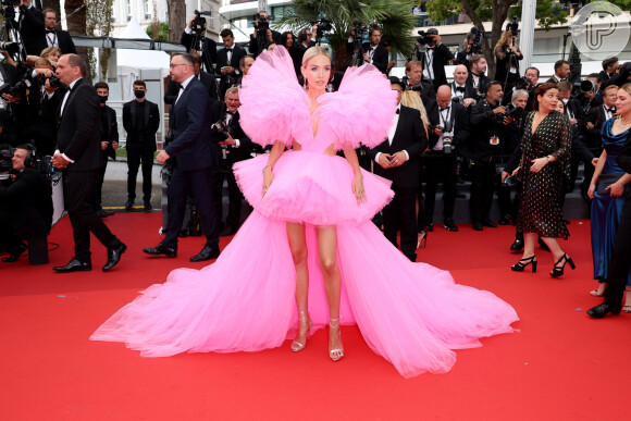 O rosa se destacou na paleta cromática dos looks de Cannes em 2022