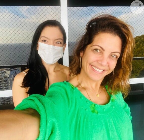 Drenagem facial com Raquel Umb: Thalita Rebouças é adepta das massagens da especialista