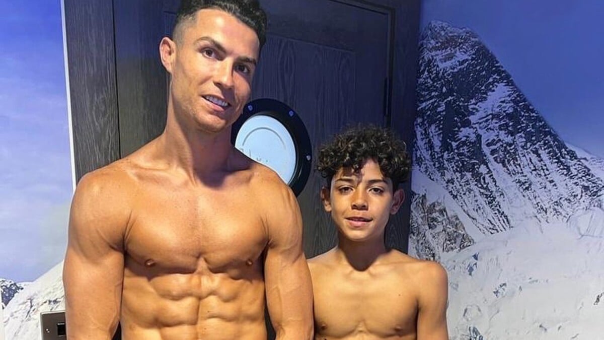 Foto Cristiano Ronaldo surpreendeu ao publicar uma foto com o filho