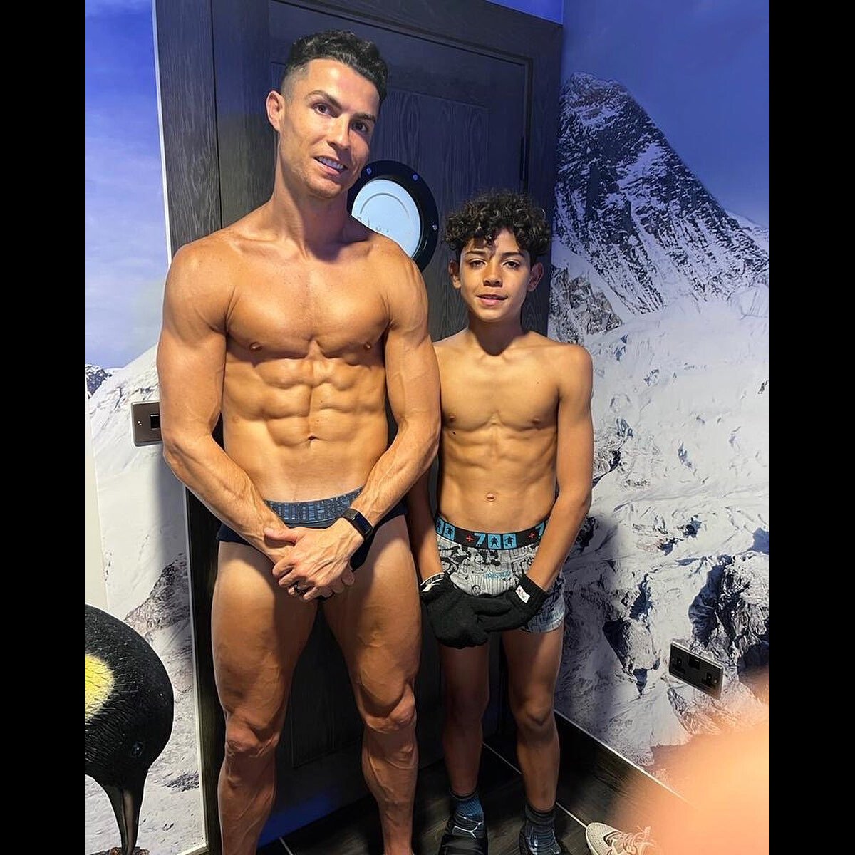 Foto Foto De Cristiano Ronaldo Com O Filho Surpreendeu Devido Ao   3990600 Foto De Cristiano Ronaldo Com O Filho Su 1200x0 2 