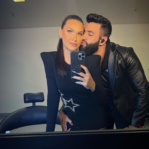 Andressa Suita ganhou o carinho de Gusttavo Lima nos bastidores do show