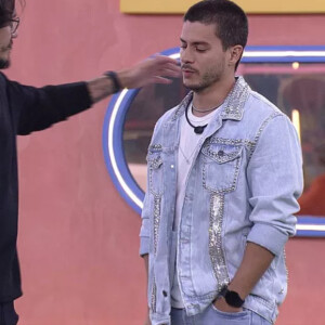 Fora do reality, Arthur Aguiar ganhou o apoio de Eliezer