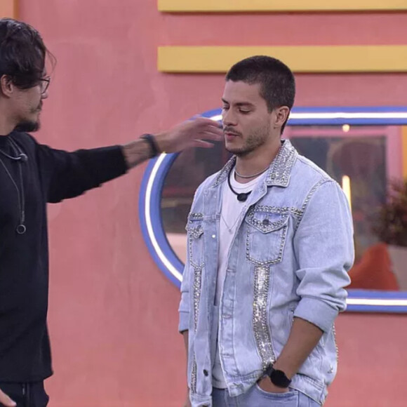 Fora do reality, Arthur Aguiar ganhou o apoio de Eliezer