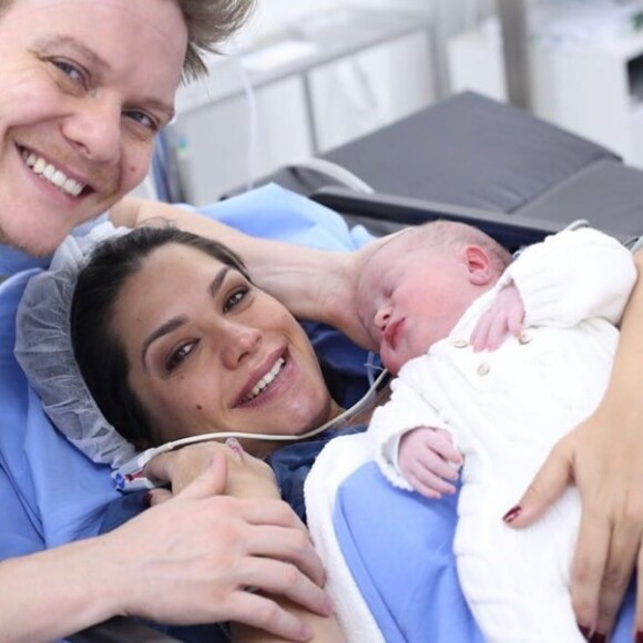 Michel Teló e Thais Fersoza fazem retrospectiva dos aniversários dos filhos