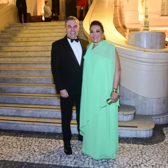 Beth Szafir marcou presença na festa de Andrea Guimarães
