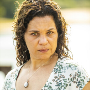 Novela 'Pantanal': Maria Bruaca (Isabel Teixeira) tem reação quando o marido diz que ela gosta de Levi (Leandro Lima), no capítulo de quinta-feira 9 de junho de 2022