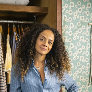 Zuleica (Aline Borges) é mãe de Marcelo (Lucas Leto) na novela 'Pantanal'